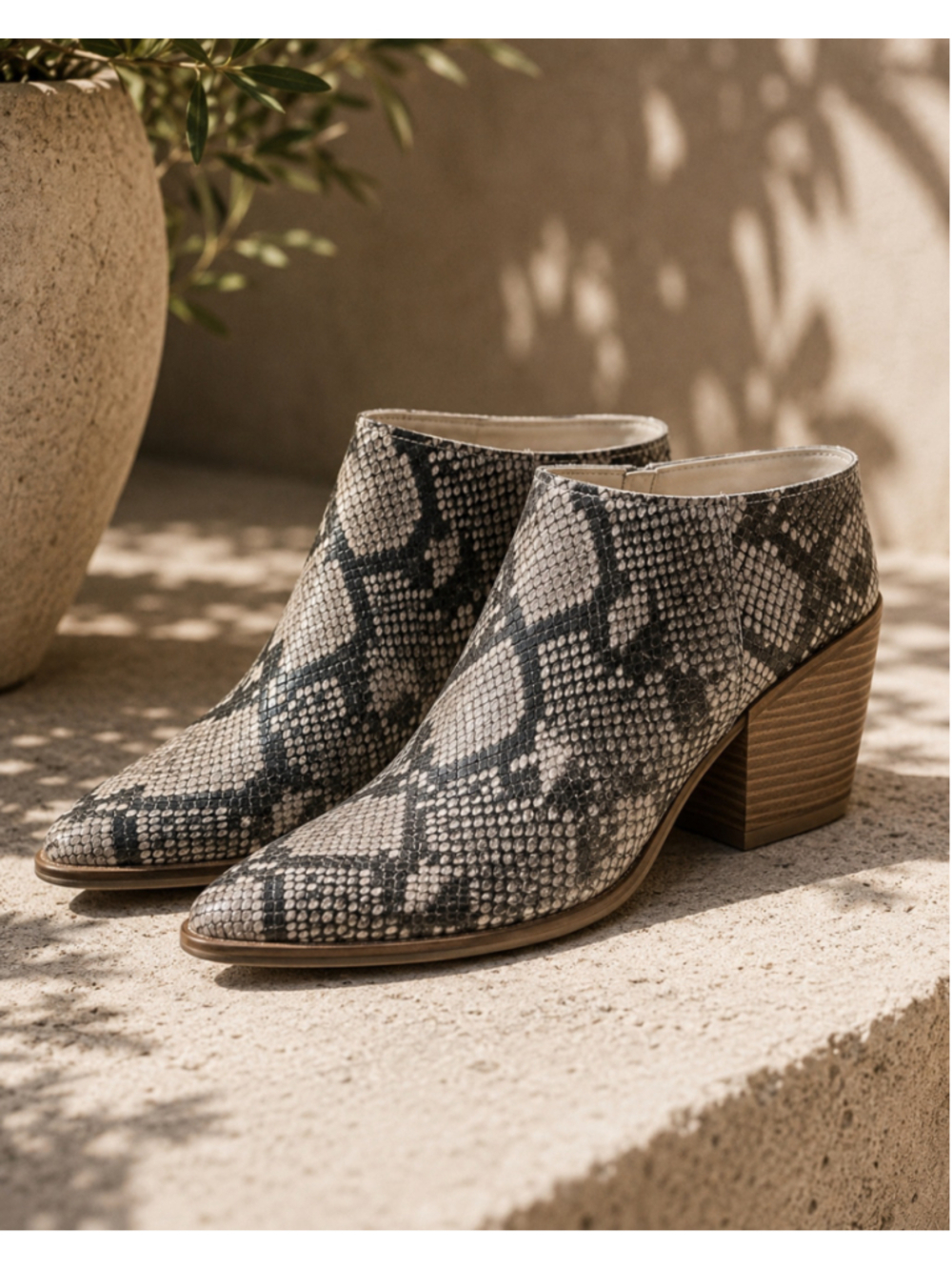 Women's Dolce Vita Snake Print Mules & Clogs 9.5 Beige/Black Summer